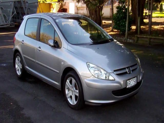 bontott PEUGEOT 307 Hengerfej