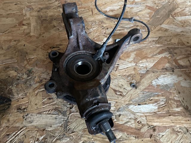 bontott PEUGEOT 307 Jobb első Csonkállvány Kerékaggyal