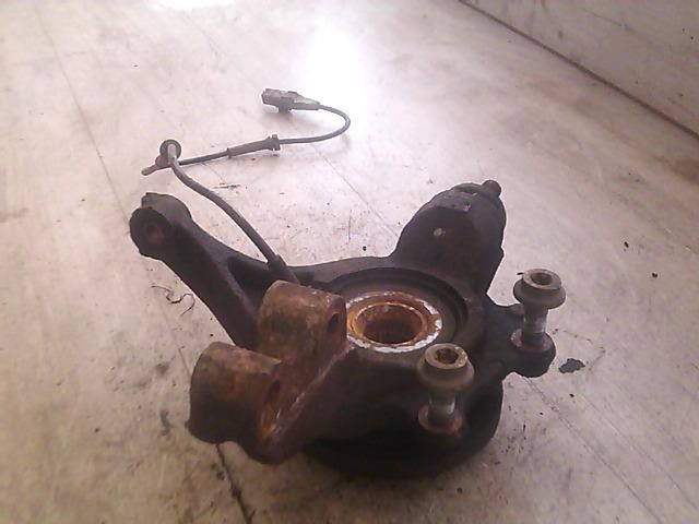 bontott PEUGEOT 307 Jobb első Csonkállvány Kerékaggyal