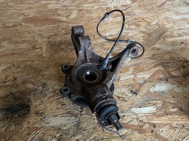 bontott PEUGEOT 307 Jobb első Csonkállvány Kerékaggyal