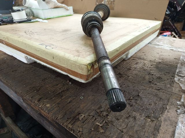 bontott PEUGEOT 307 Jobb Féltengely