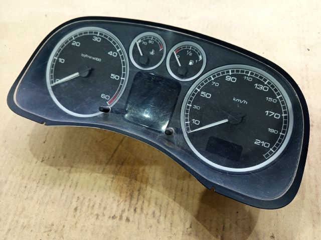 bontott PEUGEOT 307 Kilométeróra