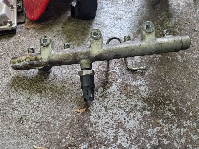 bontott PEUGEOT 307 Közösnyomócső