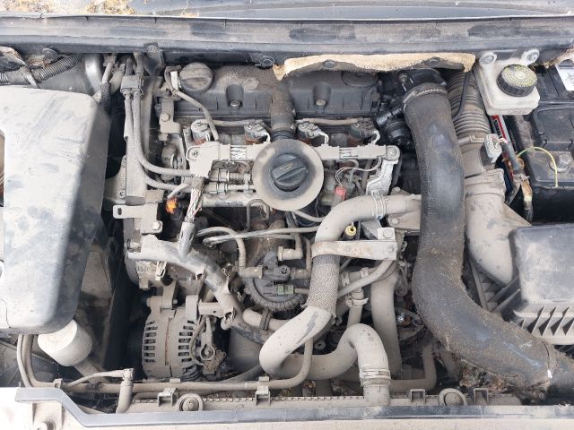 bontott PEUGEOT 307 Motor (Fűzött blokk hengerfejjel)