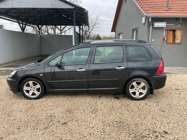 bontott PEUGEOT 307 Motor (Fűzött blokk hengerfejjel)