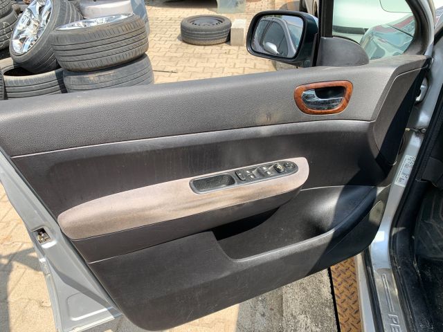 bontott PEUGEOT 307 Váltó Kulissza