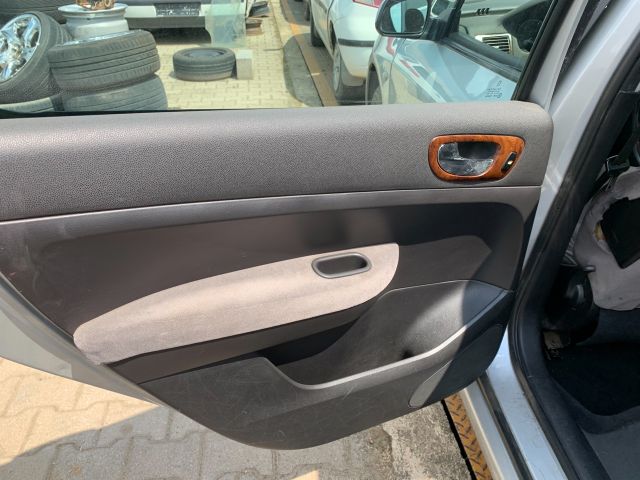 bontott PEUGEOT 307 Váltó Kulissza