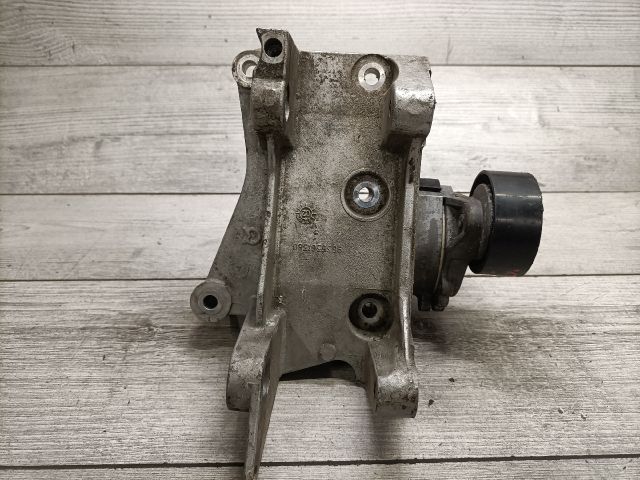 bontott PEUGEOT 307 Vezérlés Lánc / Szíj Feszítő Görgő