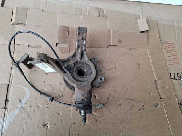 bontott PEUGEOT 307 Bal első Csonkállvány Kerékaggyal