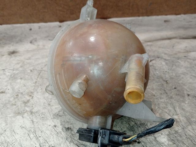 bontott PEUGEOT 307 Kiegyenlítő Tartály