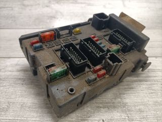 bontott PEUGEOT 307 Biztosítéktábla Motortér