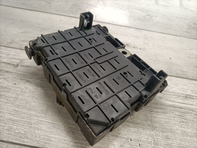 bontott PEUGEOT 307 Biztosítéktábla Motortér