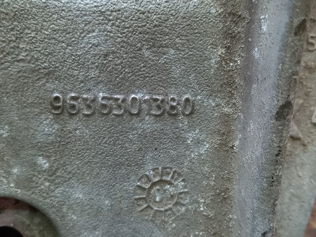 bontott PEUGEOT 307 Generátor Tartó Bak