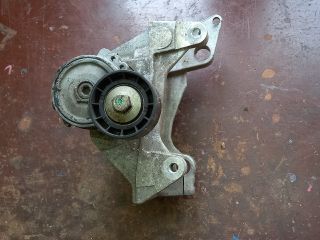 bontott PEUGEOT 307 Generátor Tartó Bak