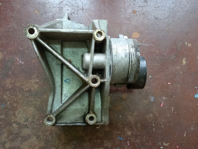 bontott PEUGEOT 307 Generátor Tartó Bak