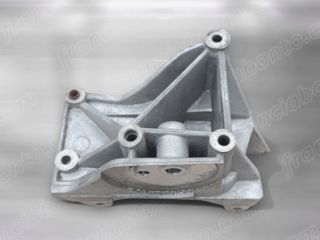 bontott PEUGEOT 307 Generátor Tartó Bak