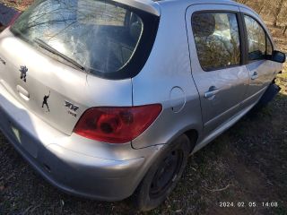 bontott PEUGEOT 307 Hátsó Futómű (Részeivel)