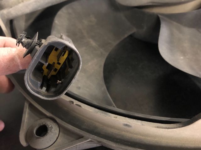 bontott PEUGEOT 307 Hűtőventilátor