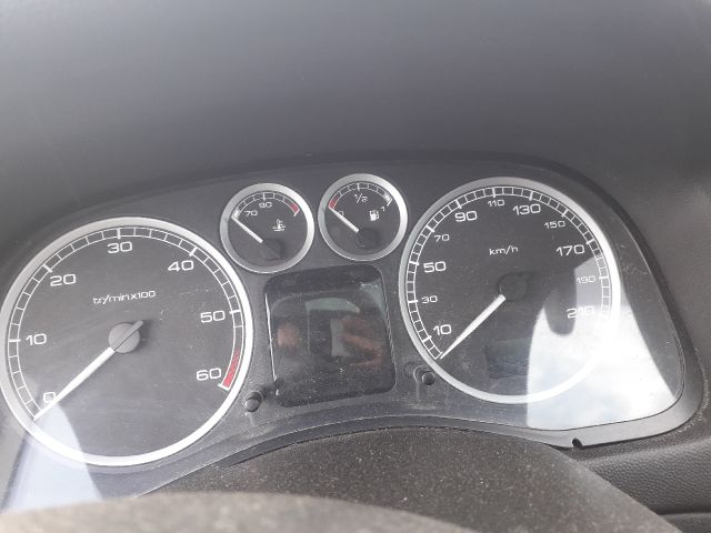 bontott PEUGEOT 307 Motor (Fűzött blokk hengerfejjel)