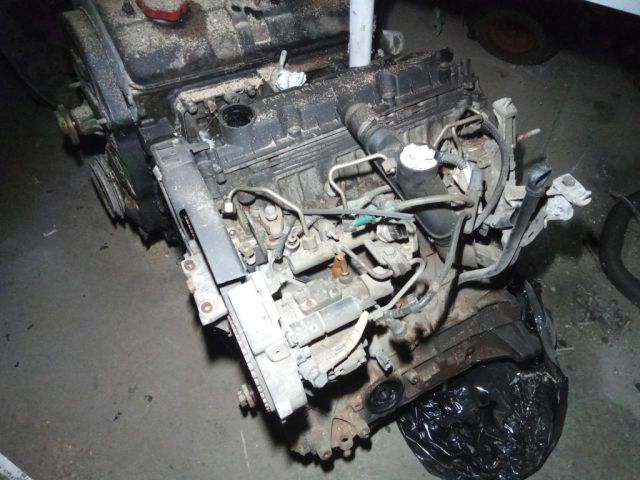 bontott PEUGEOT 307 Motor (Fűzött blokk hengerfejjel)