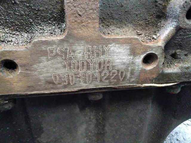 bontott PEUGEOT 307 Motor (Fűzött blokk hengerfejjel)