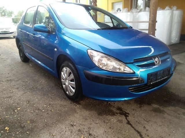 bontott PEUGEOT 307 Motor (Fűzött blokk hengerfejjel)