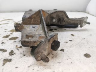 bontott PEUGEOT 307 Motor Tartó Bak (Fém)