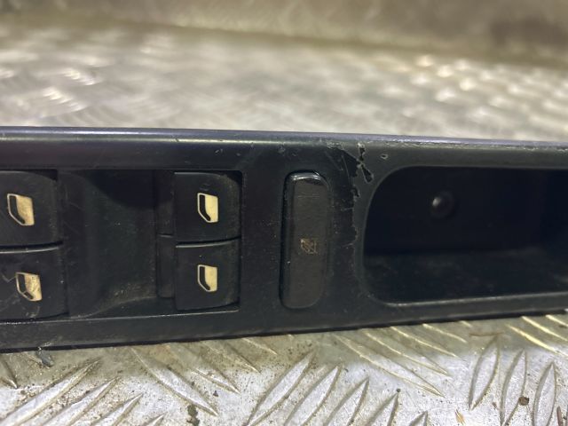 bontott PEUGEOT 307 Ablakemelő és Tükör Kapcsoló