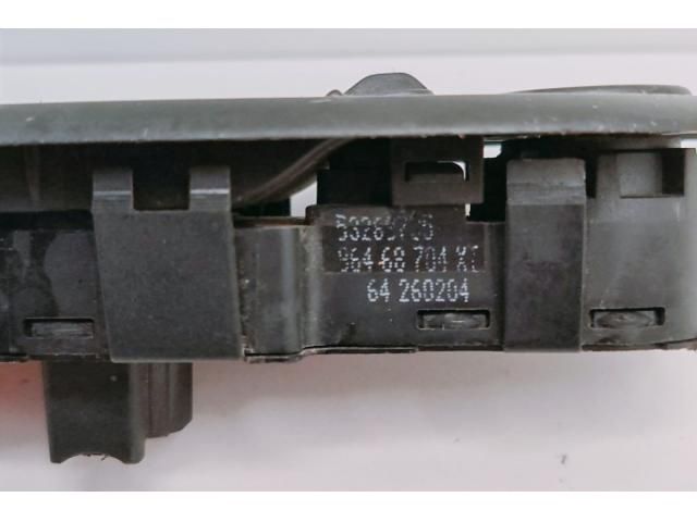 bontott PEUGEOT 307 Ablakemelő és Tükör Kapcsoló