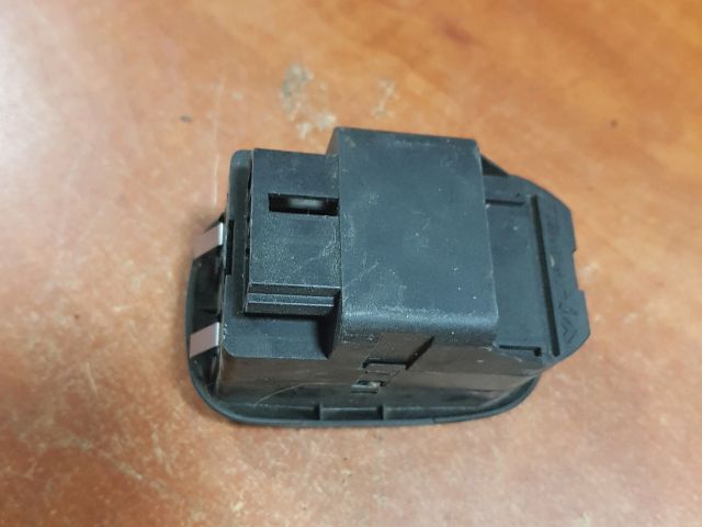 bontott PEUGEOT 307 Ablakemelő Kapcsoló Négyes / Kettes