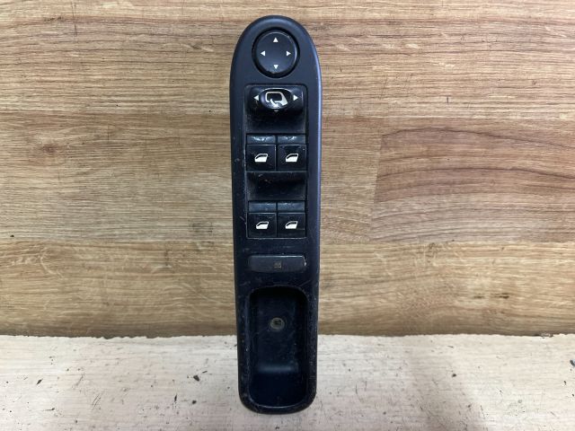 bontott PEUGEOT 307 Ablakemelő Kapcsoló Négyes / Kettes