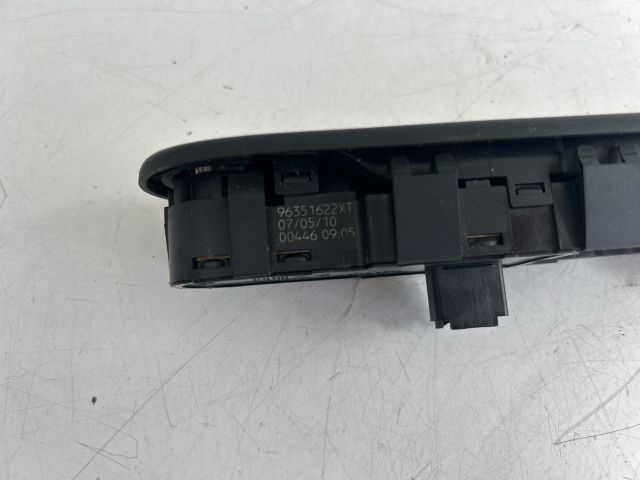 bontott PEUGEOT 307 Ablakemelő Kapcsoló Négyes / Kettes