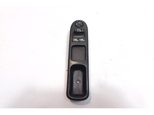 bontott PEUGEOT 307 Ablakemelő Kapcsoló Négyes / Kettes
