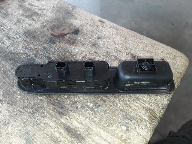 bontott PEUGEOT 307 Ablakemelő Kapcsoló Négyes / Kettes