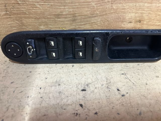 bontott PEUGEOT 307 Ablakemelő Kapcsoló Négyes / Kettes