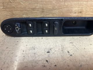 bontott PEUGEOT 307 Ablakemelő Kapcsoló Négyes / Kettes