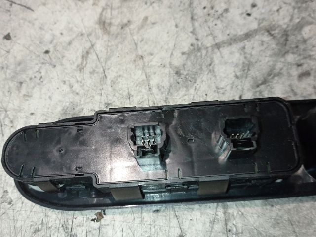 bontott PEUGEOT 307 Ablakemelő Kapcsoló Négyes / Kettes