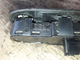 bontott PEUGEOT 307 Ablakemelő Kapcsoló Négyes / Kettes