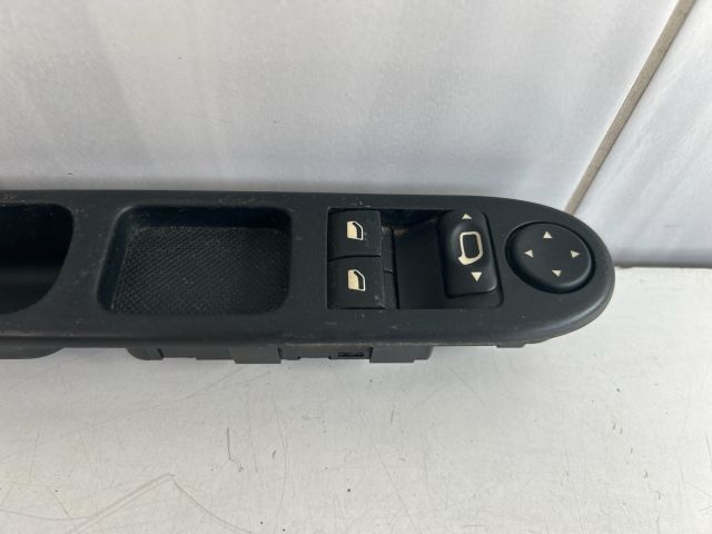 bontott PEUGEOT 307 Ablakemelő Kapcsoló Négyes / Kettes
