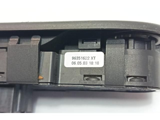 bontott PEUGEOT 307 Ablakemelő Kapcsoló Négyes / Kettes