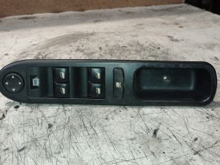 bontott PEUGEOT 307 Ablakemelő Kapcsoló Négyes / Kettes