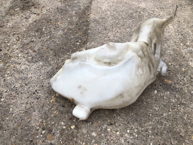 bontott PEUGEOT 307 Ablakmosó Tartály