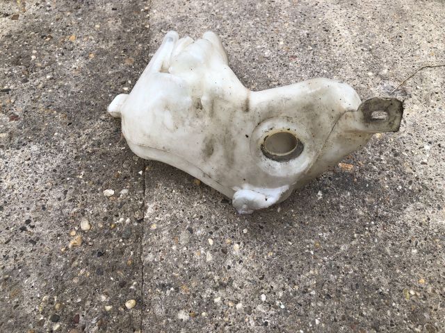 bontott PEUGEOT 307 Ablakmosó Tartály