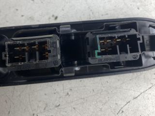 bontott PEUGEOT 307 Bal első Ablakemelő Kapcsoló