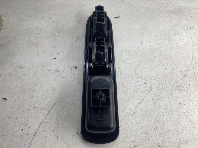 bontott PEUGEOT 307 Bal első Ablakemelő Kapcsoló