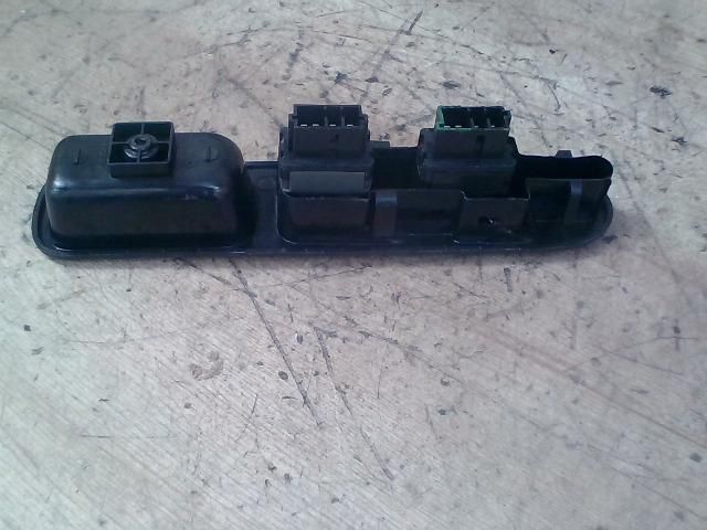 bontott PEUGEOT 307 Bal első Ablakemelő Kapcsoló