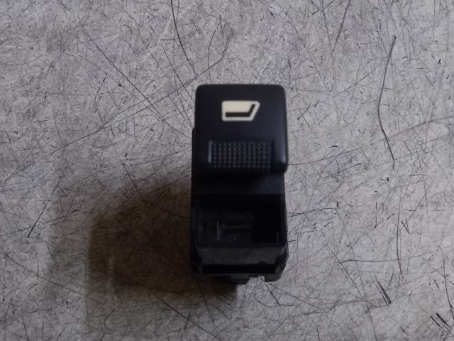 bontott PEUGEOT 307 Bal első Ablakemelő Kapcsoló