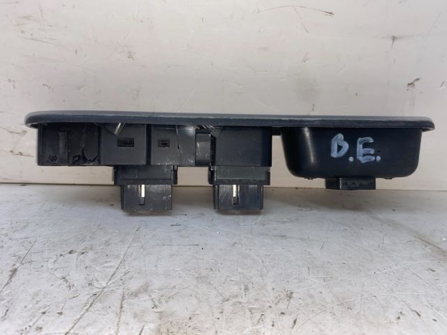 bontott PEUGEOT 307 Bal első Ablakemelő Kapcsoló