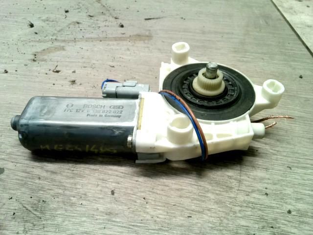 bontott PEUGEOT 307 Bal első Ablakemelő Motor