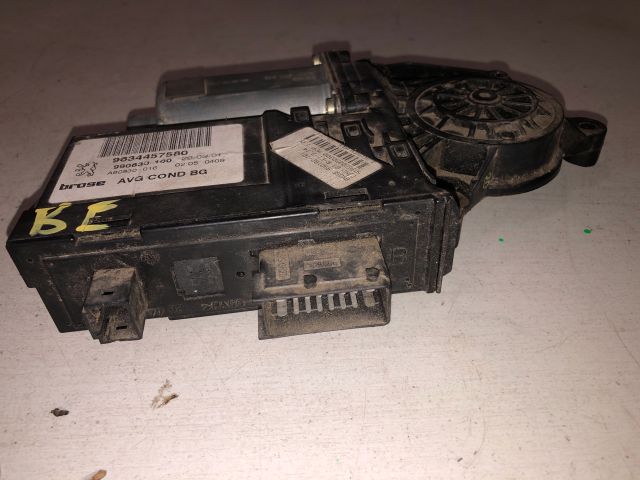 bontott PEUGEOT 307 Bal első Ablakemelő Motor